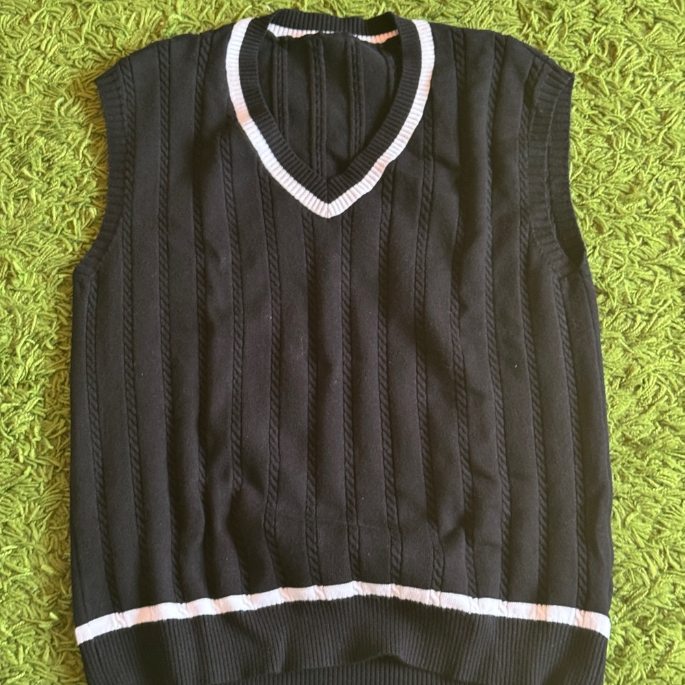 Black Sleeveless V-Neck Sweater Vest